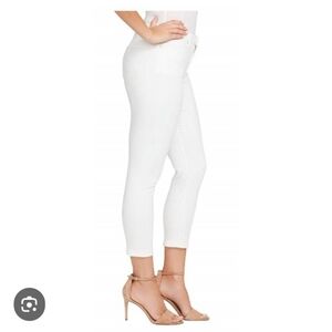 Bandolino White Crop Jeans Sz 6
